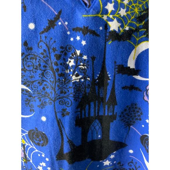 UA Scrubs Uniform Advantage Nurse Uniform Top L Halloween Print Healthcare Top - Picture 9 of 9